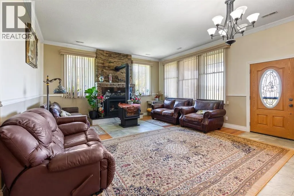 8541 NORTH Sideroad