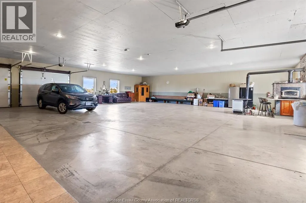 8541 NORTH Sideroad