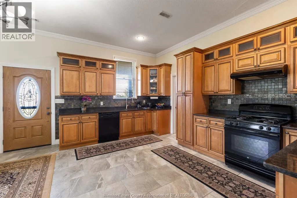8541 NORTH Sideroad