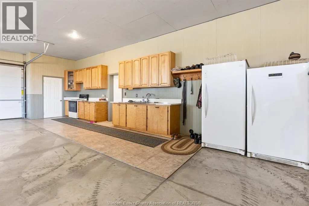 8541 NORTH Sideroad