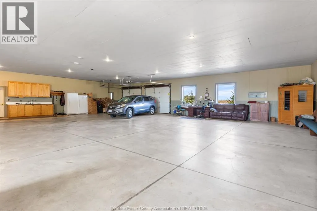 8541 NORTH Sideroad