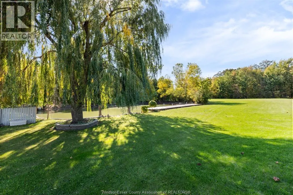 8541 NORTH Sideroad