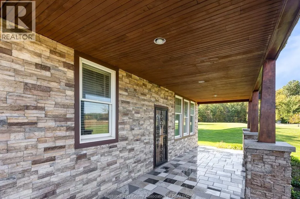 8541 NORTH Sideroad