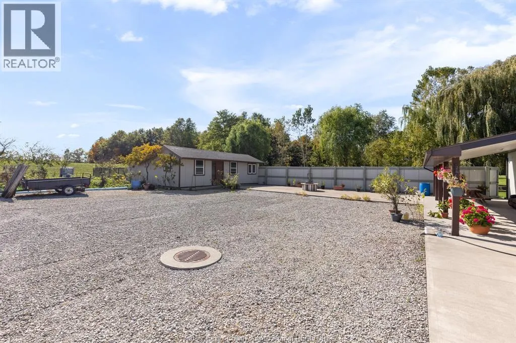 8541 NORTH Sideroad