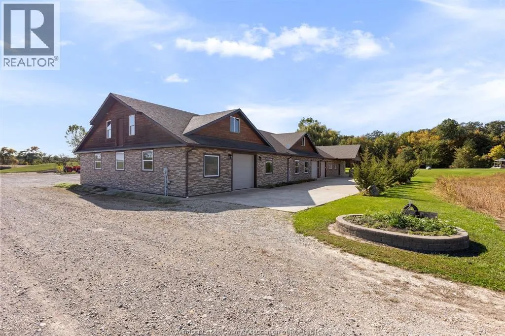 8541 NORTH Sideroad