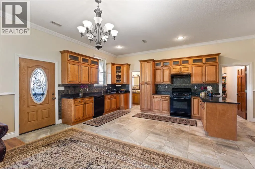 8541 NORTH Sideroad