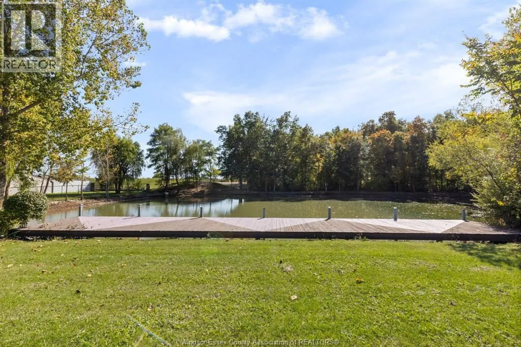 8541 NORTH Sideroad