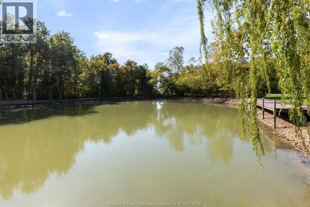 8541 NORTH Sideroad