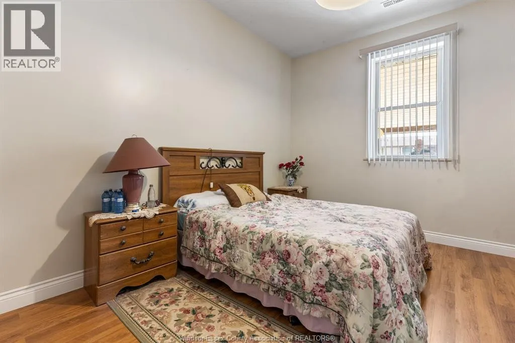 8541 NORTH Sideroad