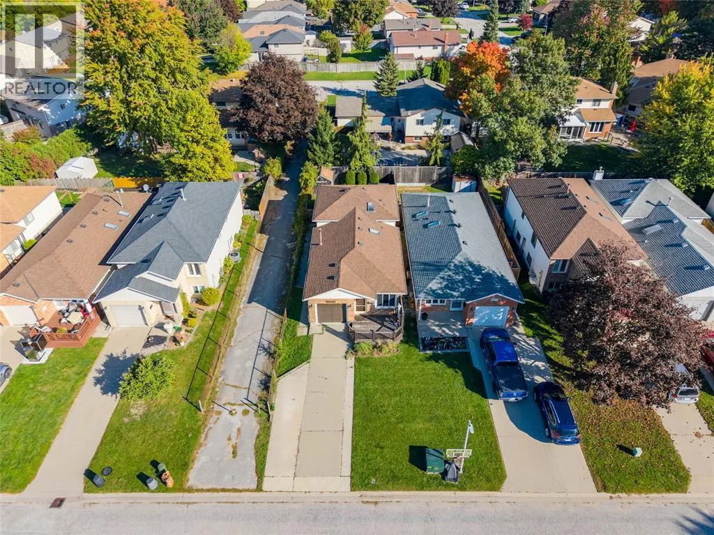 1279 THISTLEDOWN AVENUE