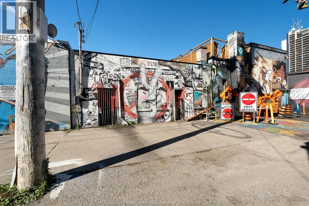 520 Pelissier STREET