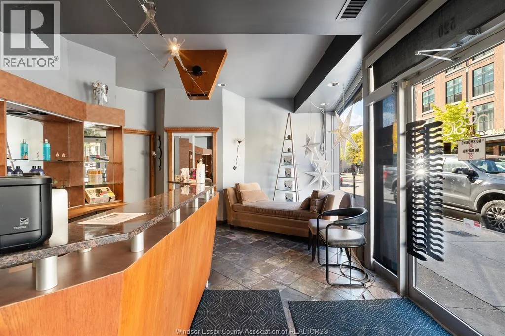 520 Pelissier STREET