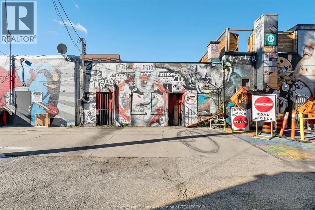 520 Pelissier STREET