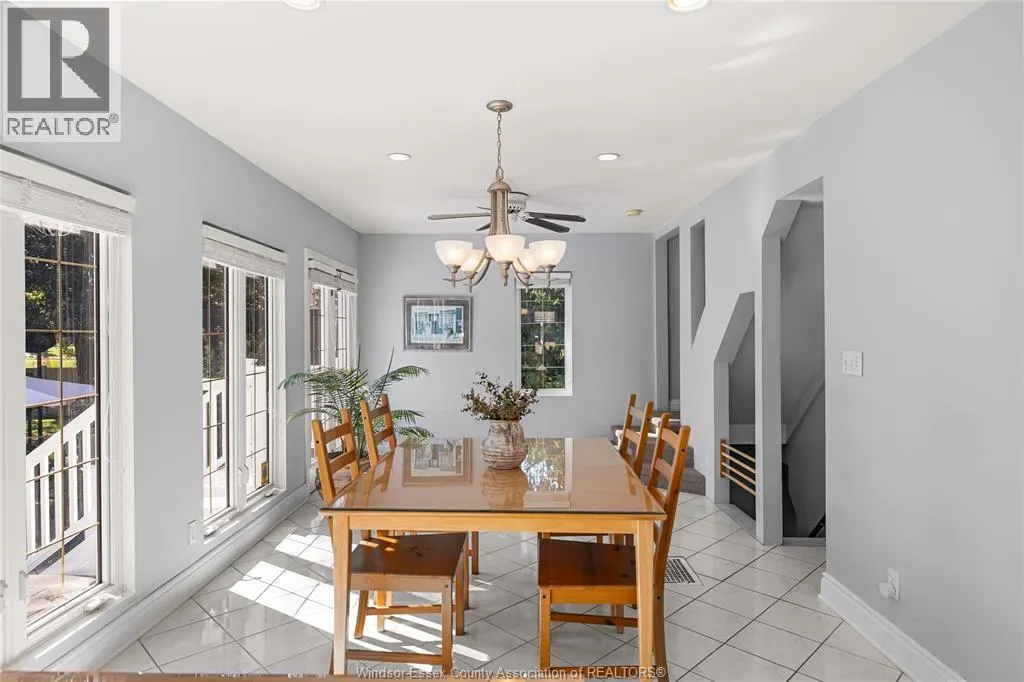 3926 ROSELAND DRIVE West