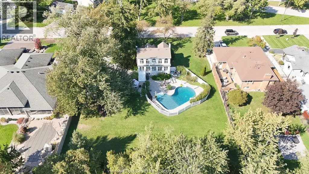 3926 ROSELAND DRIVE West