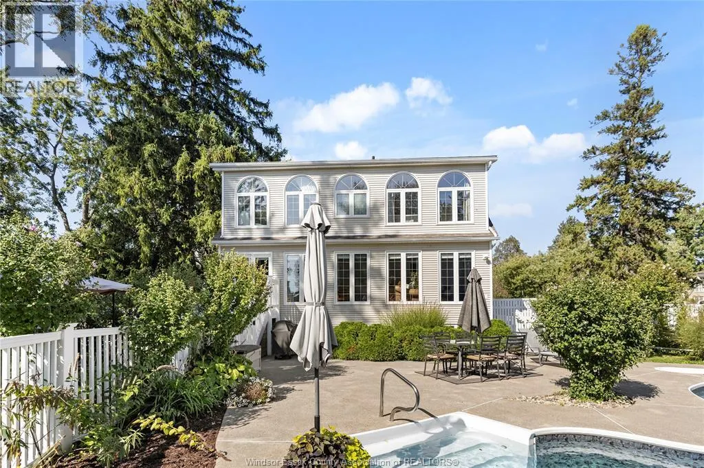 3926 ROSELAND DRIVE West