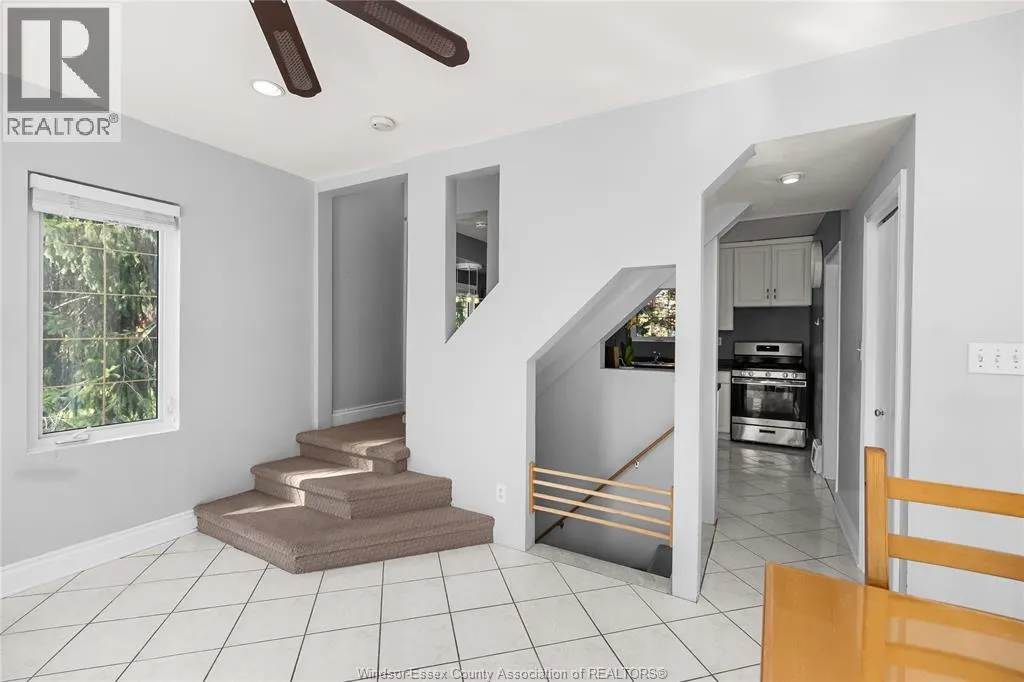 3926 ROSELAND DRIVE West