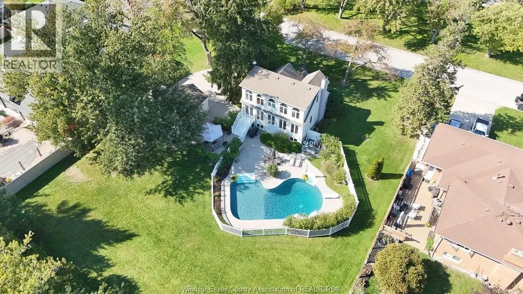 3926 ROSELAND DRIVE West