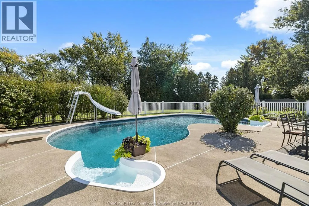 3926 ROSELAND DRIVE West