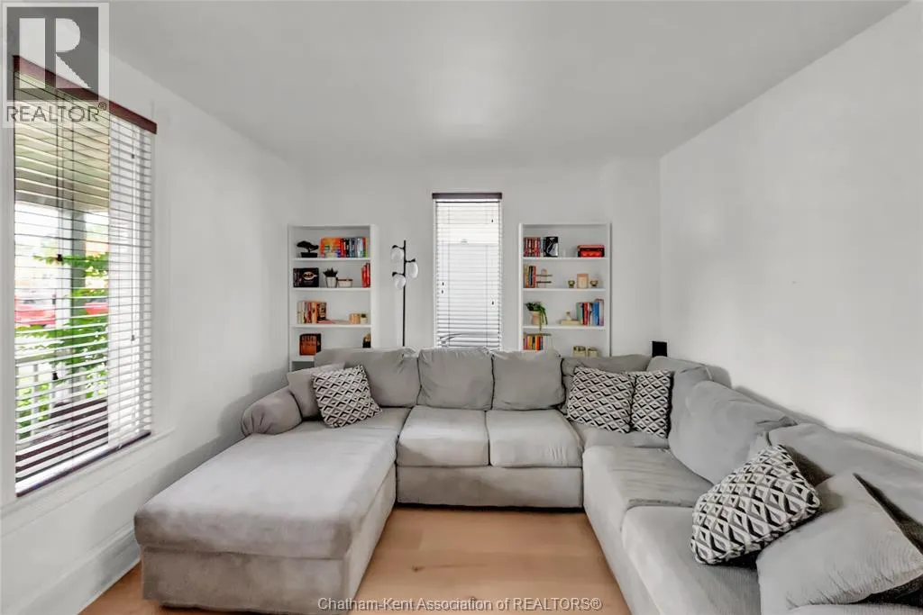 273 St Clair STREET