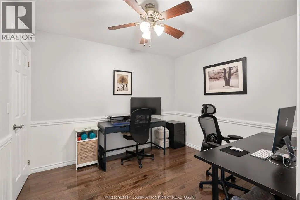 855 LAWNDALE AVENUE