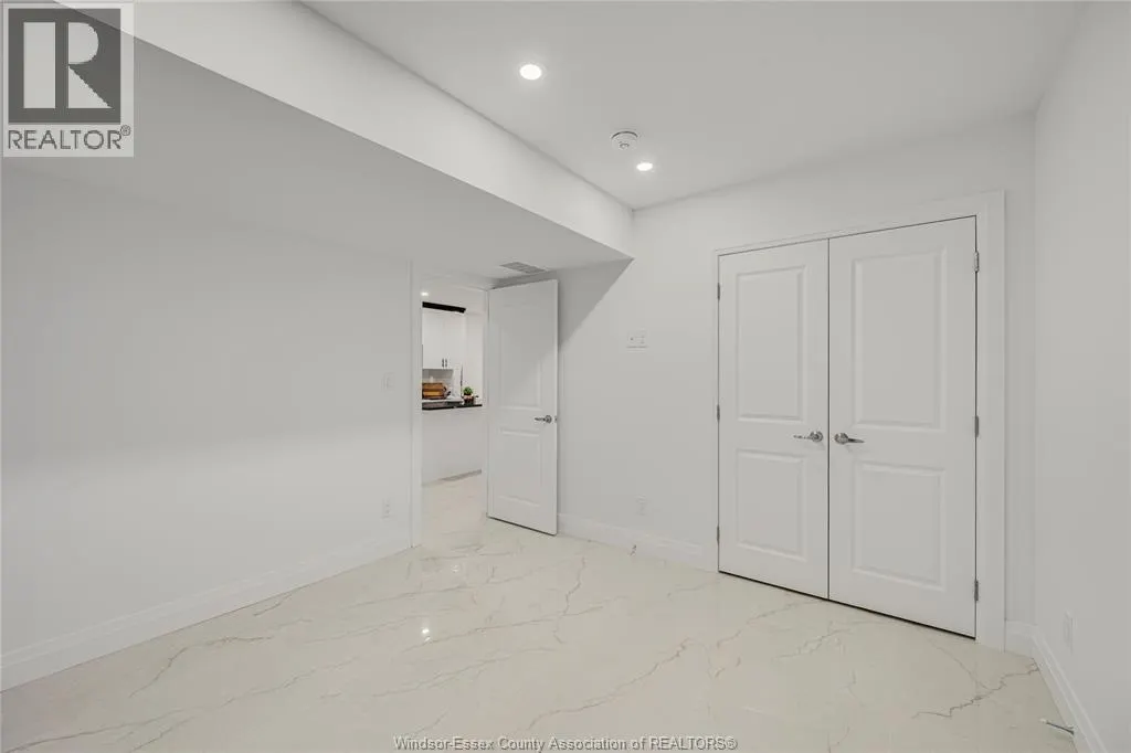 665 ALEXANDRINE STREET