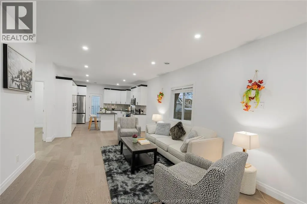 665 ALEXANDRINE STREET