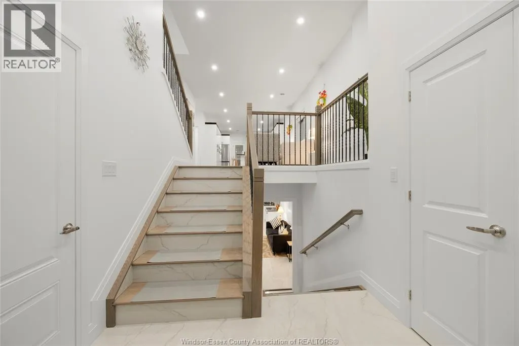 665 ALEXANDRINE STREET