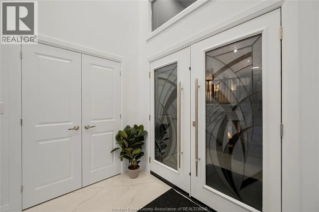 665 ALEXANDRINE STREET