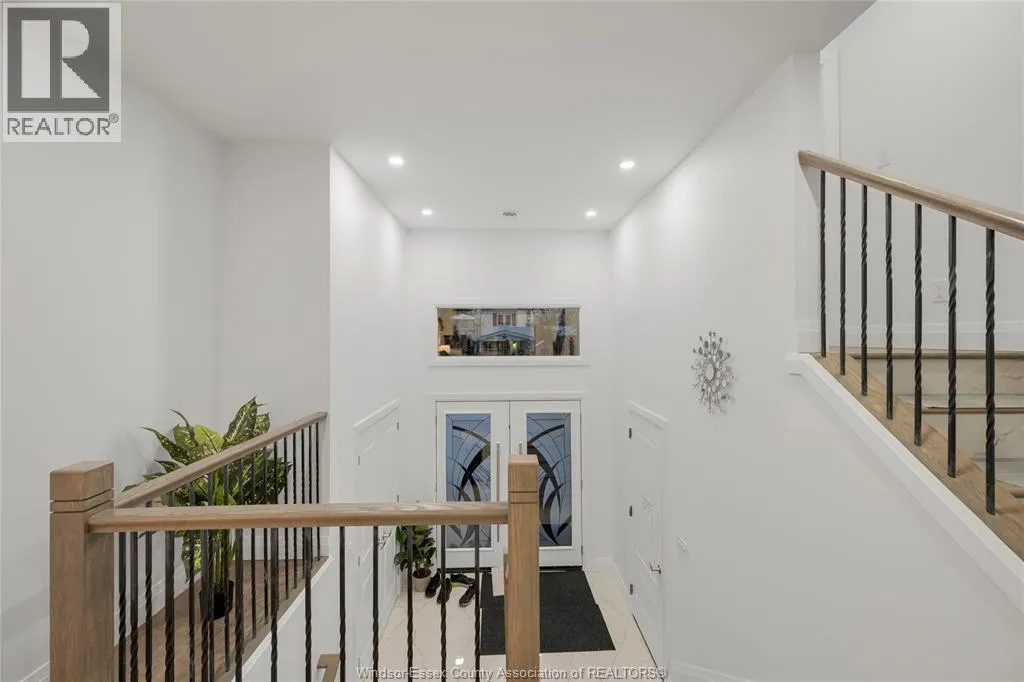 665 ALEXANDRINE STREET