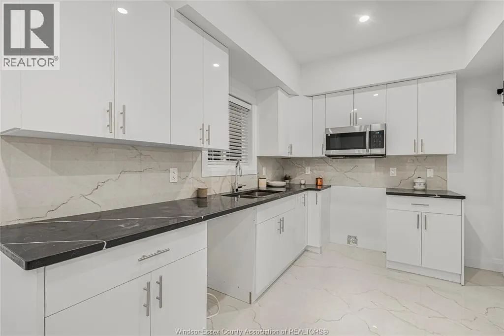 665 ALEXANDRINE STREET
