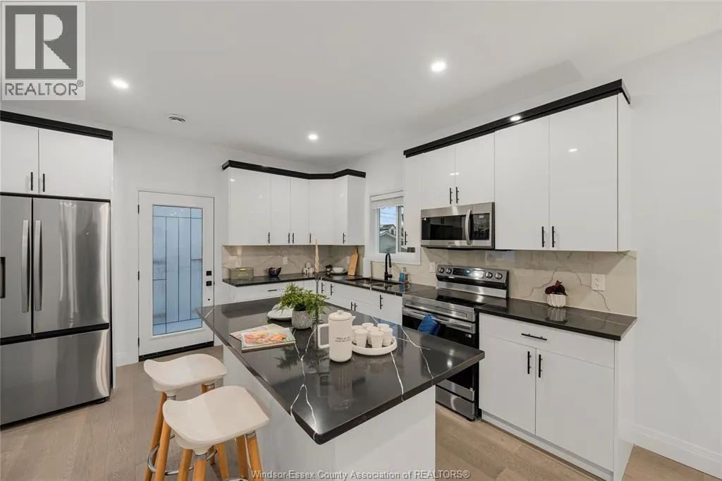 665 ALEXANDRINE STREET
