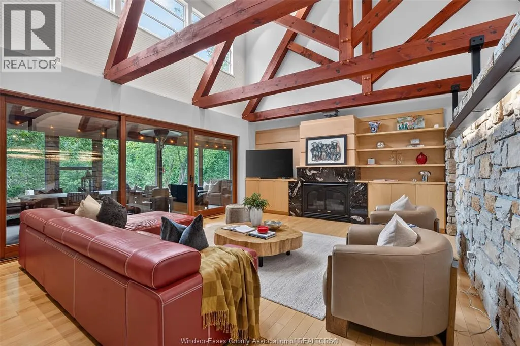 3871 MIDDLE Sideroad