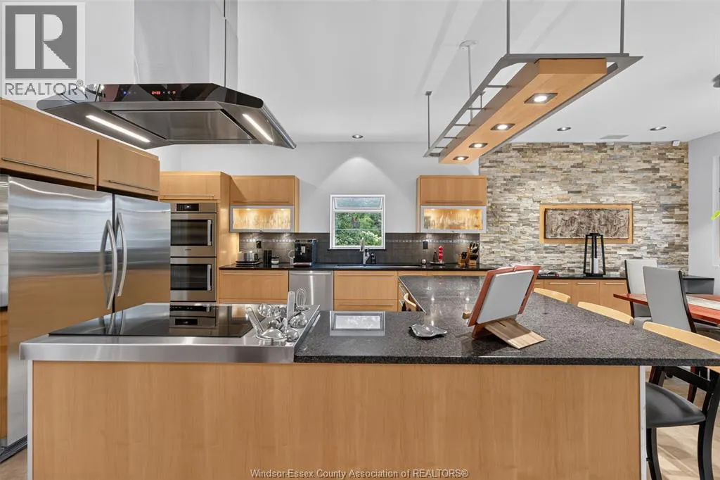 3871 MIDDLE Sideroad