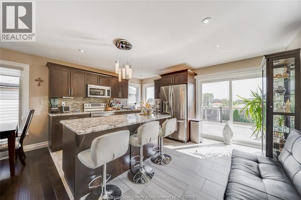 3072 TROUP CRESCENT