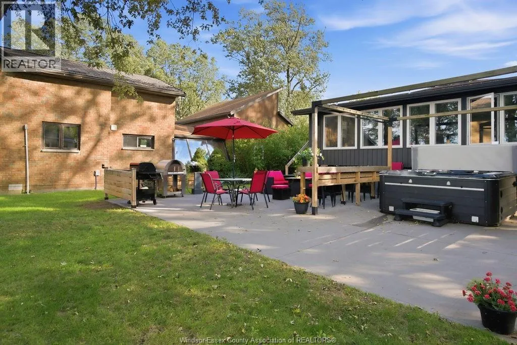 9952 ST CLAIR RD