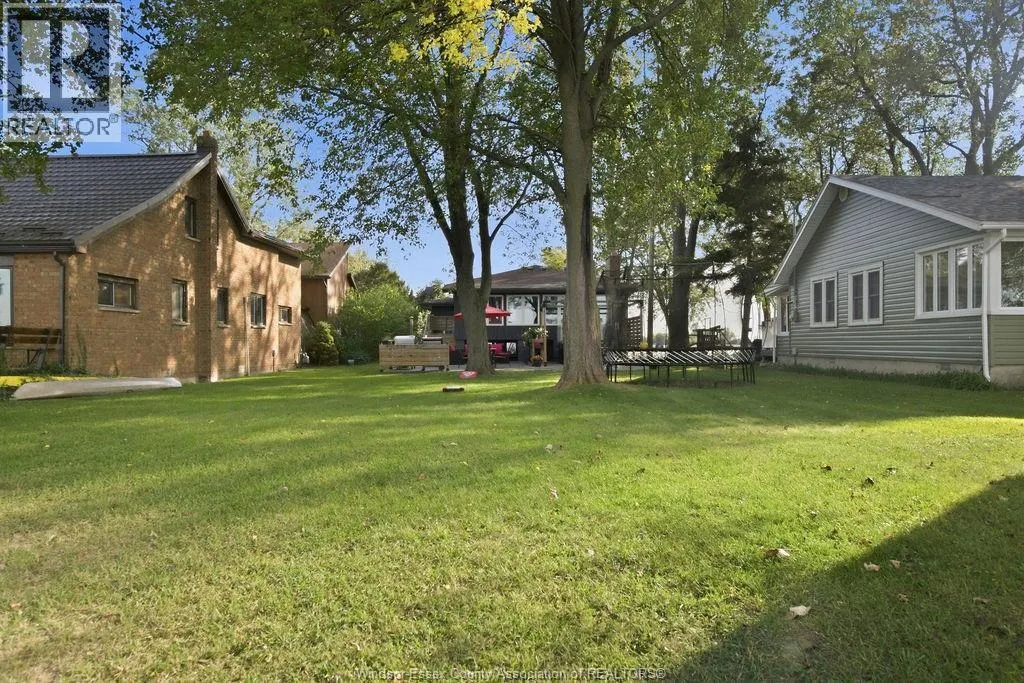 9952 ST CLAIR RD