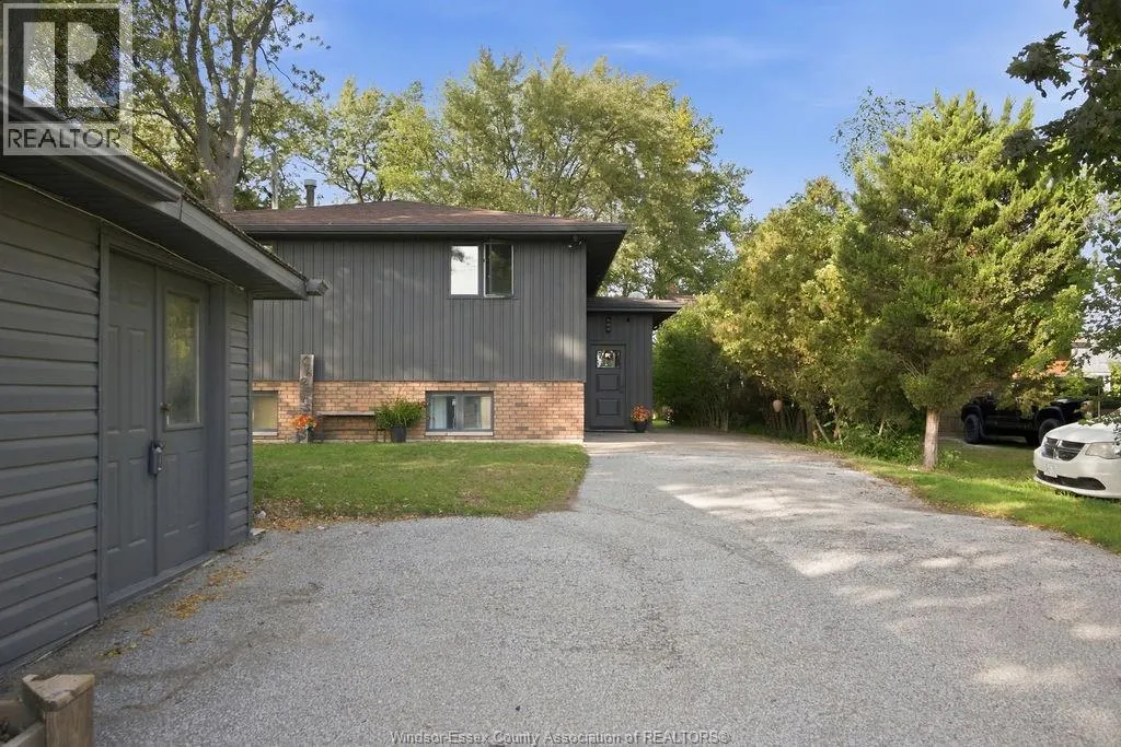 9952 ST CLAIR RD