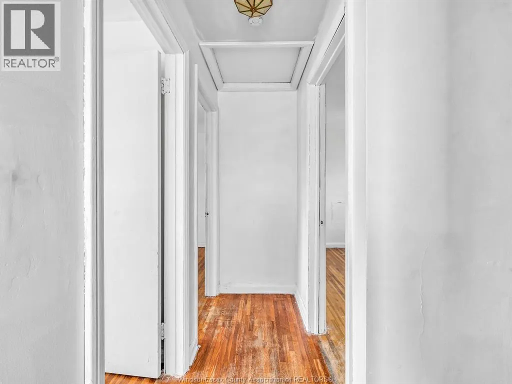 2290 TECUMSEH ROAD West