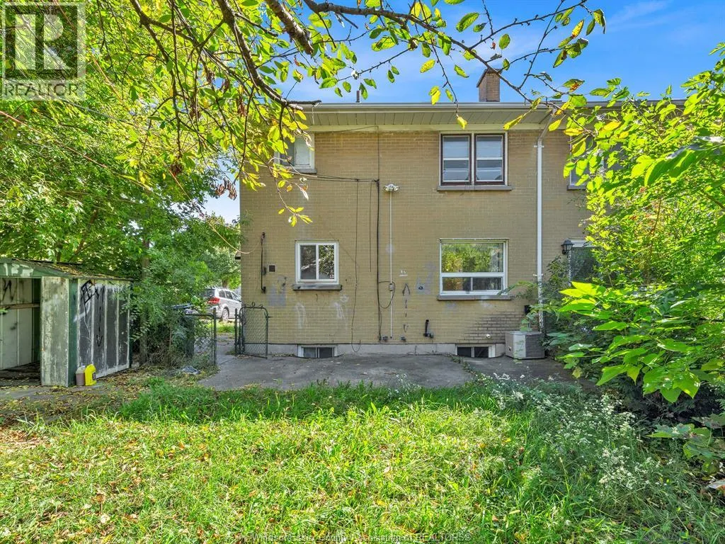 2290 TECUMSEH ROAD West