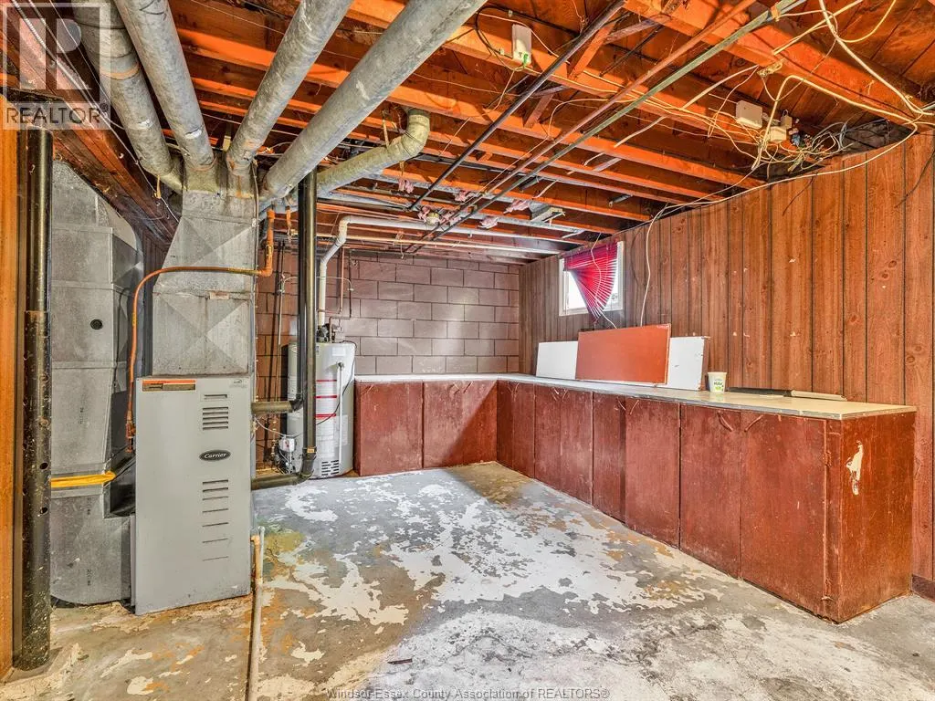 2290 TECUMSEH ROAD West