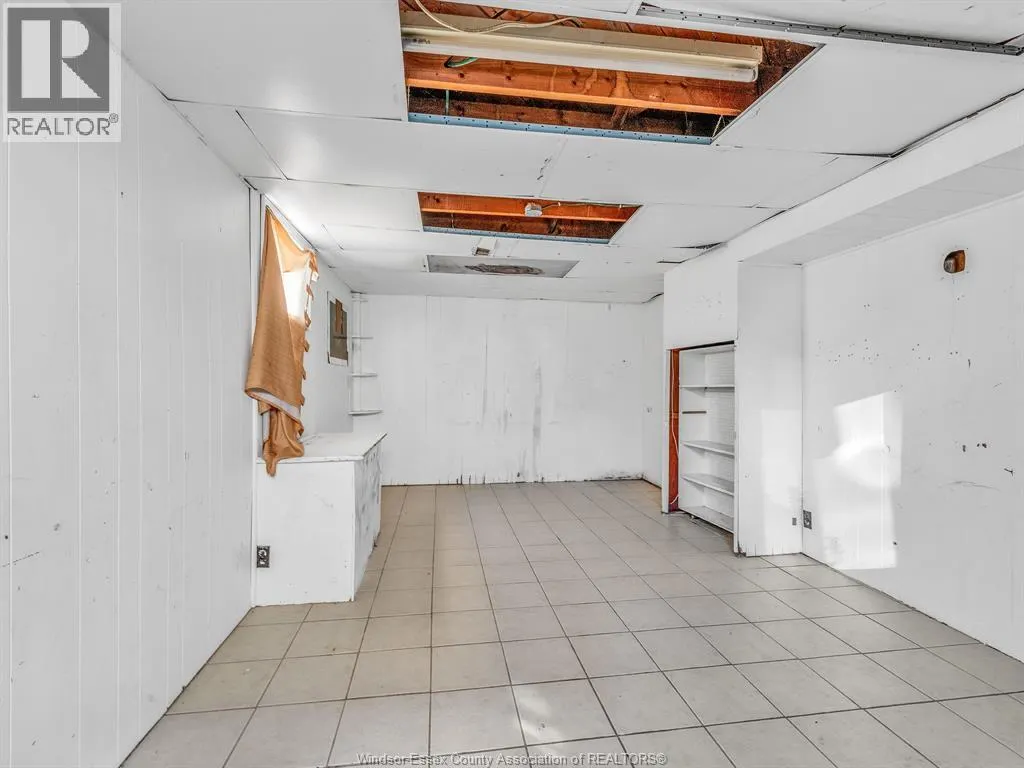 2290 TECUMSEH ROAD West