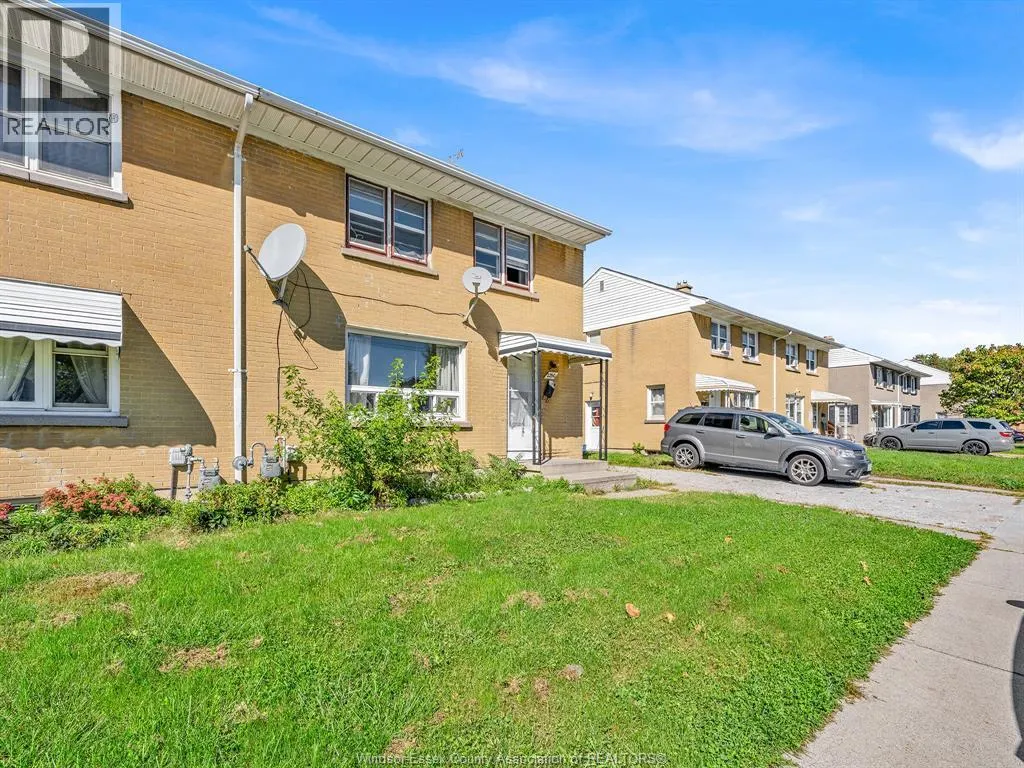 2290 TECUMSEH ROAD West