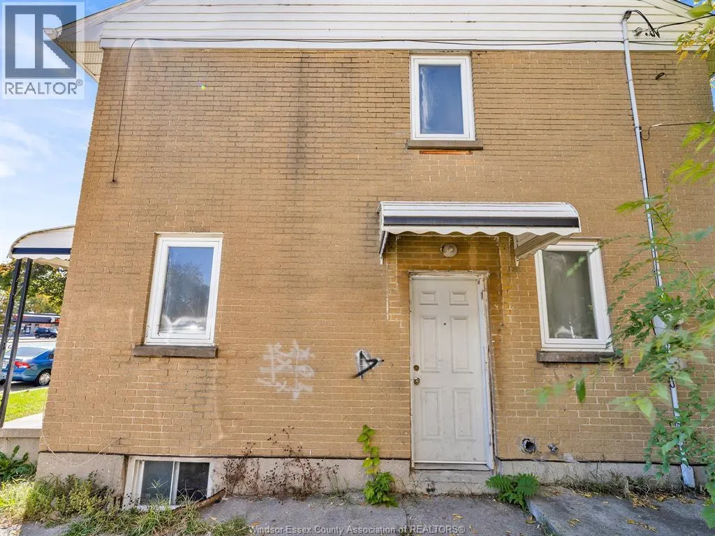 2290 TECUMSEH ROAD West