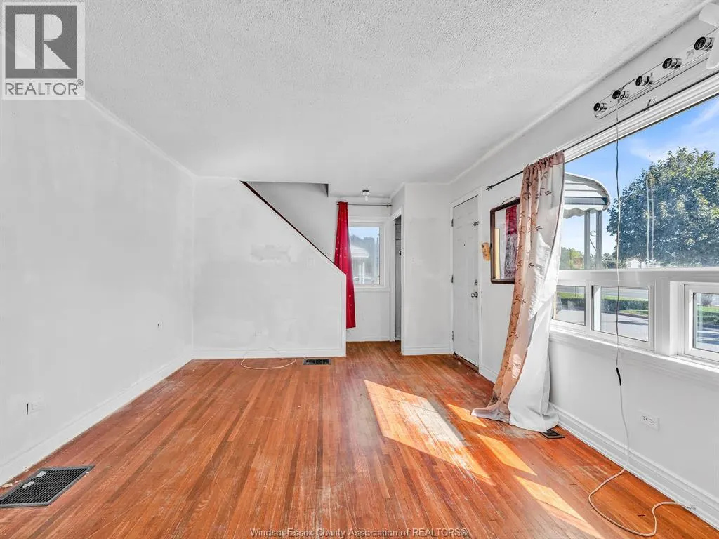 2290 TECUMSEH ROAD West