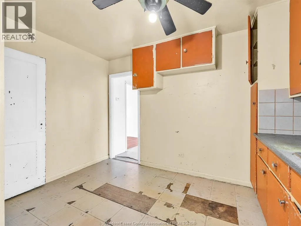 2290 TECUMSEH ROAD West