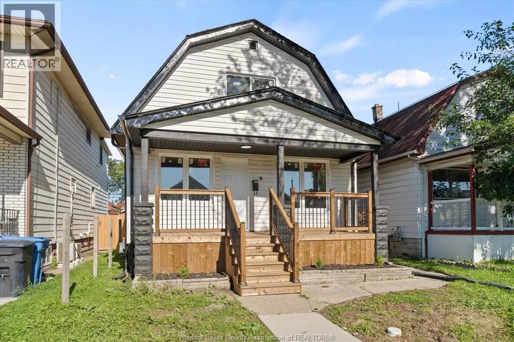 930 Elsmere