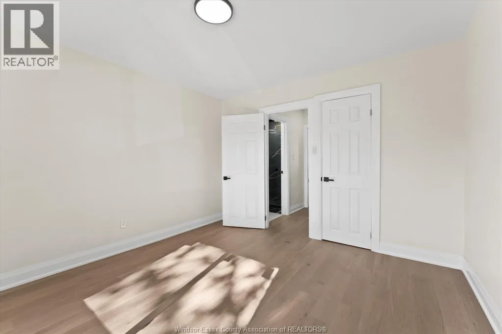 930 Elsmere