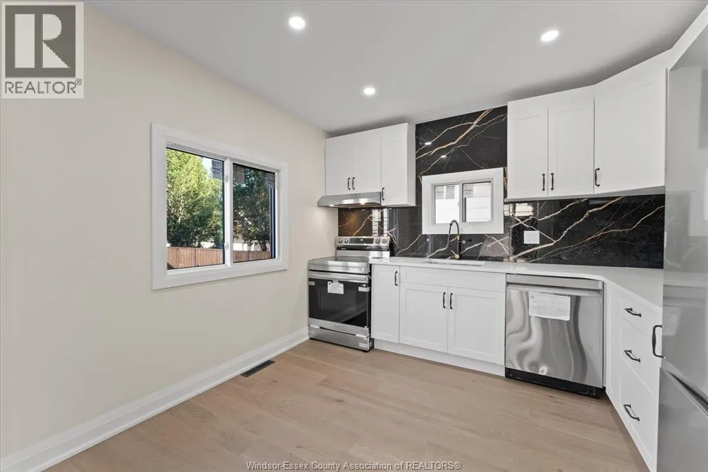 930 Elsmere