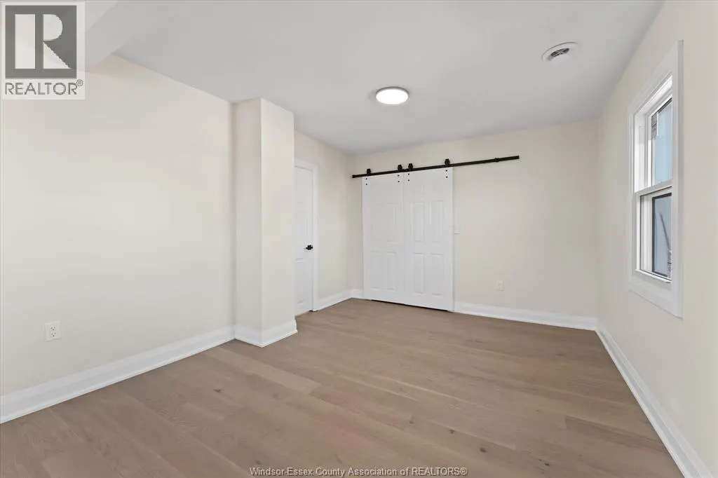 930 Elsmere